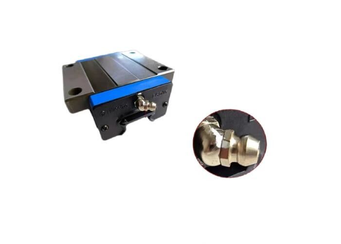 오일 스크레이퍼 옵션 오일 노즐의 감소된 생산 비용 2.2mm-4.4mm 두께의 거꾸로 고정된 선형 모션 가이드웨이